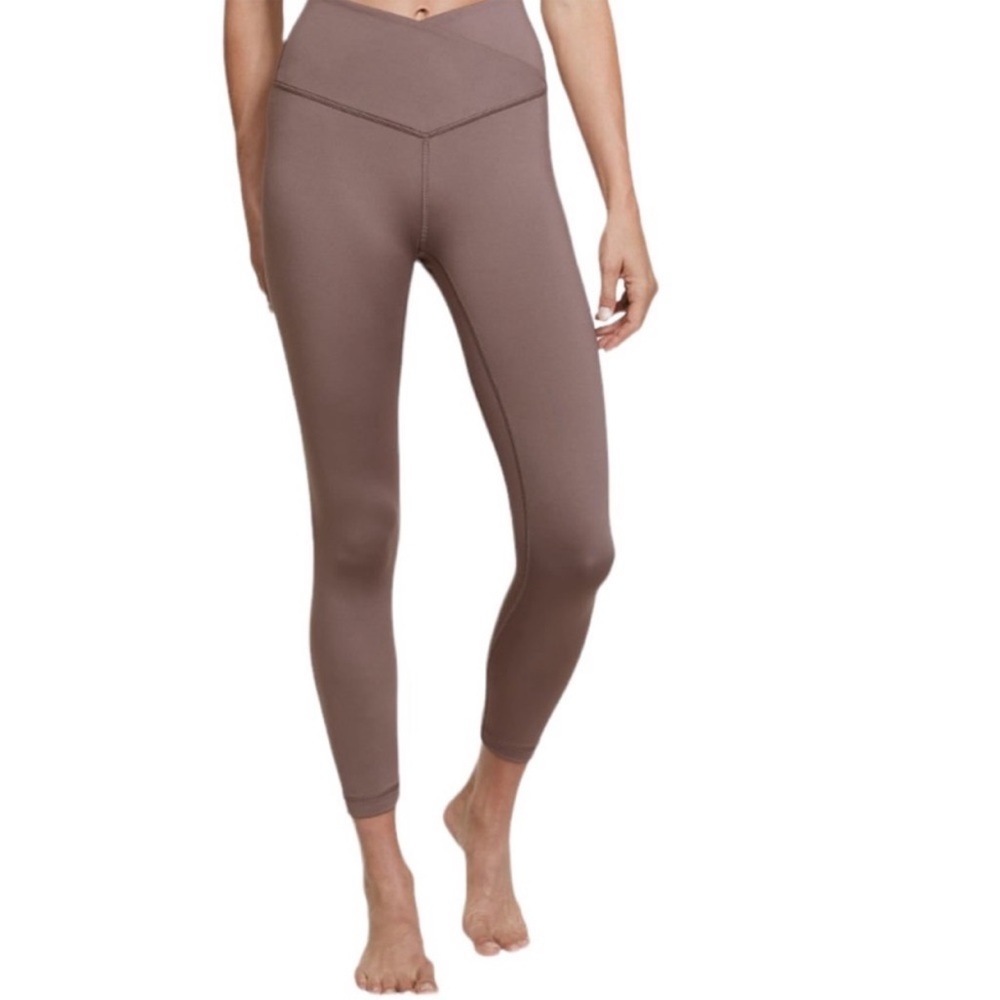 Victoria's Secret High Rise Live On Point Crossover 7/8 Length Leggings size 10
